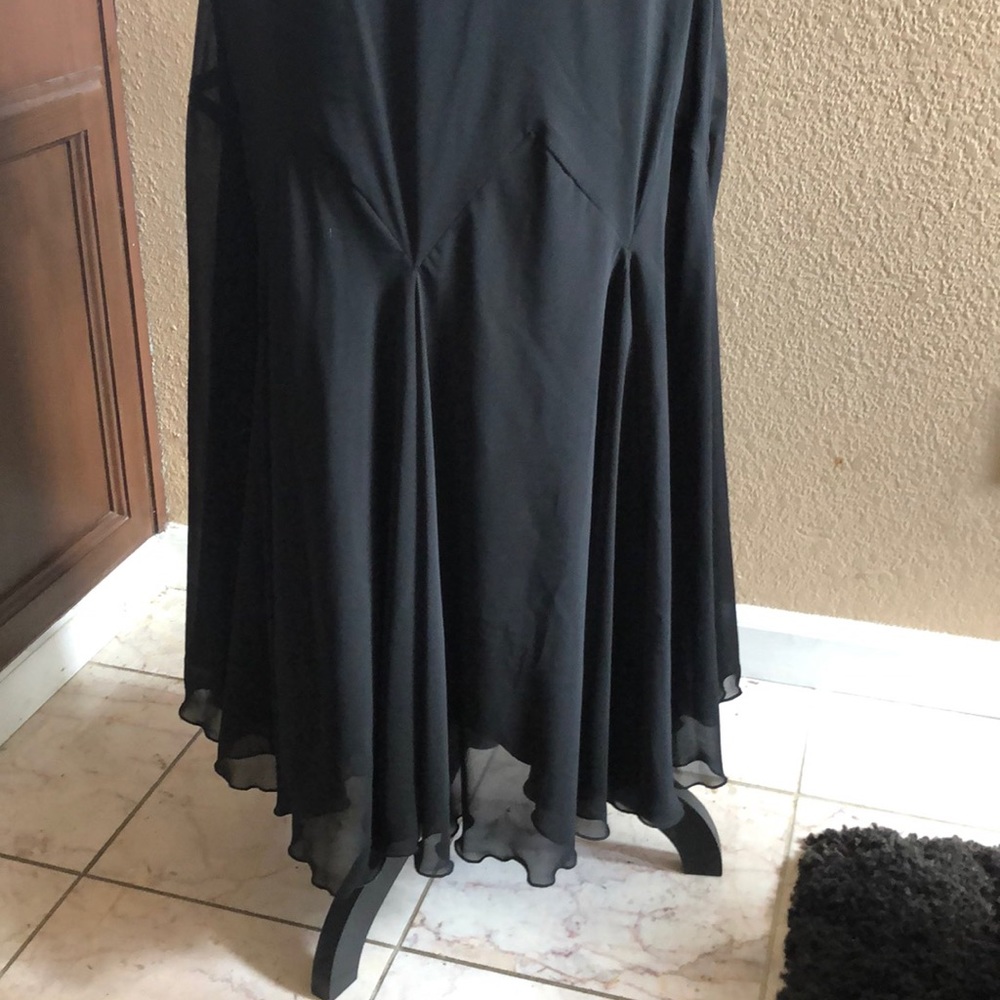 Dress - Picture 8 of 8